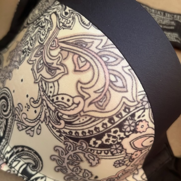 Victoria Secret 34b bio fit Demi uplift bra like new - Picture 4 of 6